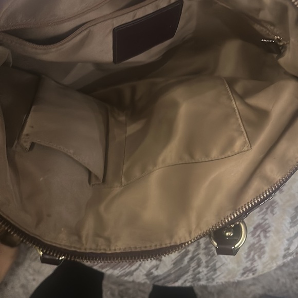 Purple coach bag!!! In amazing condition - Picture 3 of 3